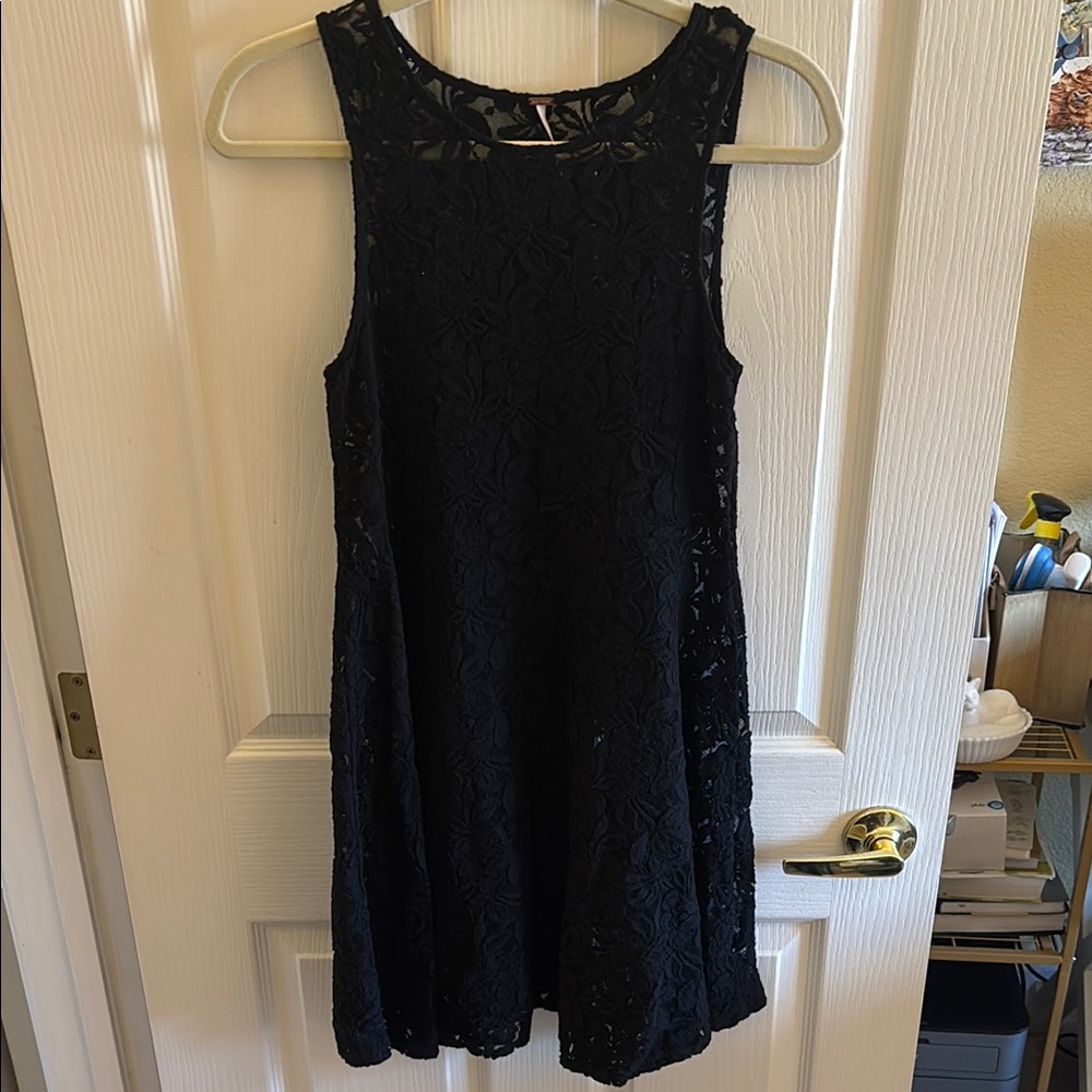 FREE PEOPLE | Black lace mini‎ dress, sleeveless, size small - EUC